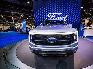 Trump rálép a gázra: 35 milliárdot spórolhatnak az autógyártók 