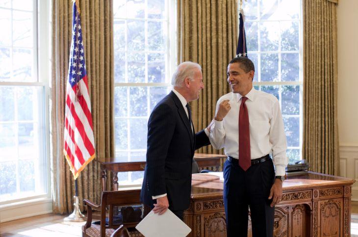 Joe Biden és Barack Obama is bedobta magát. Fotó: Wikimedia Commons/Pete Souza