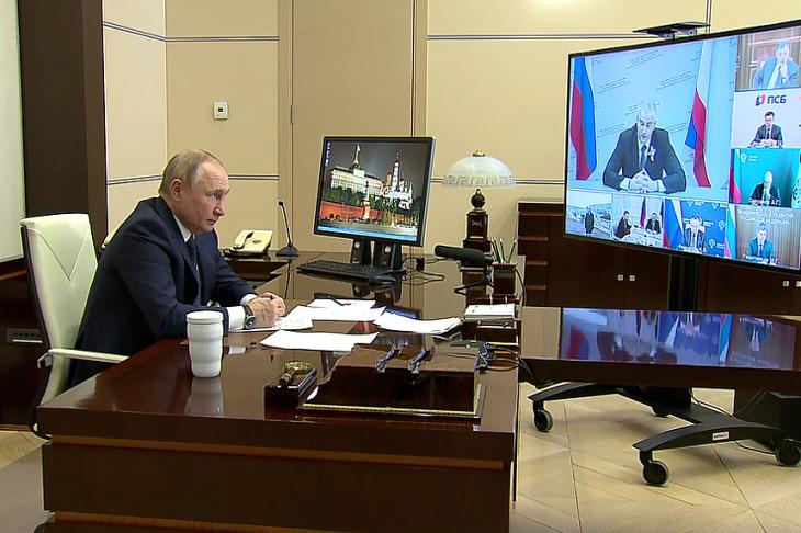 Vlagyimir Putyin elnöki rezidenciáján Novo-Ogarjovóban 2022. március 17-én. Fotó: kremlin.ru