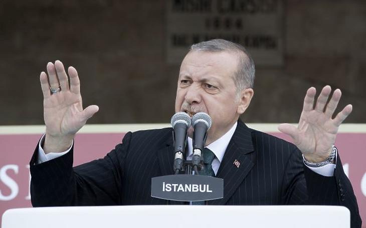 Erdogan fejére omlik a rozoga gazdaság – előrehozott választások is jöhetnek