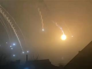Hátborzongató tűzijáték – ilyen most az élet az ostromlott Kijevben