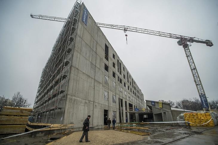 Kilőtt az építőipar – idén az átadási hullám fogja húzni a szektort 