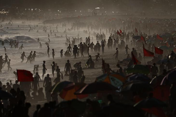 „Az embereknek elegük van” – ilyen belülről a világ egyik legfertőzöttebb országa