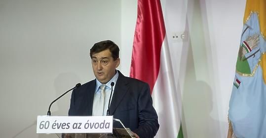 Meszaros Lorinc Varatlanul Benyujtotta Lemondasat Privatbankar Hu