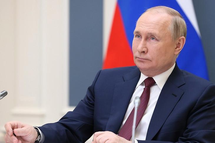 Sok a rejtély. Vlagyimir Putyin a Kremlben 2022. május 26-án. Fotó: kremlin.ru