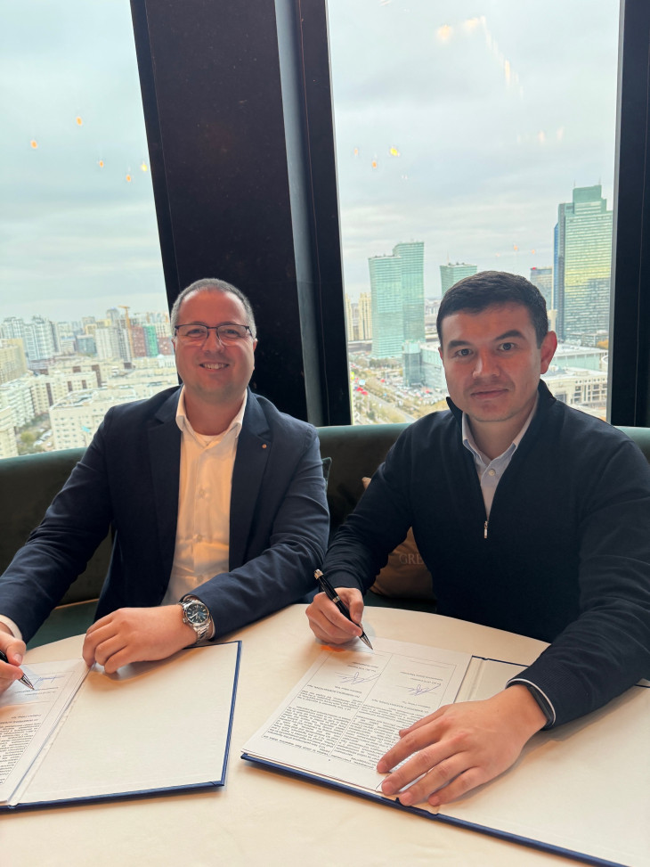 Tóth Szabolcs, a Waberer’s stratégiai és gazdasági vezérigazgató-helyettese és Damir Kozhakhmetov, a KTZ Express CEO-ja