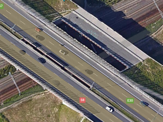 A semmiből semmibe vezető varsói felüljáró, 2023-ban lett 10 éves. Fotó: Google Maps