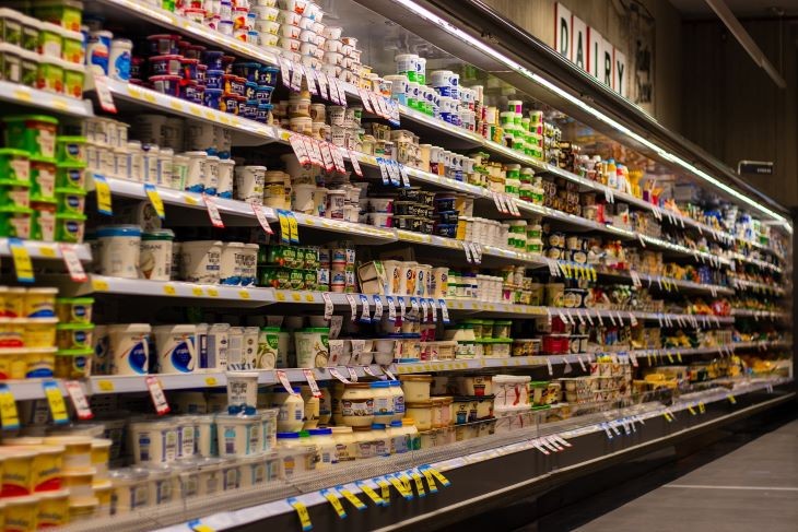 Akciós tejtermékek egy diszkont áruházban. Fotó: pixabay