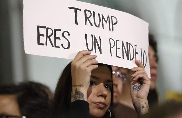 Nem sikerült Trump koporsójába elég nagy szöget beverni