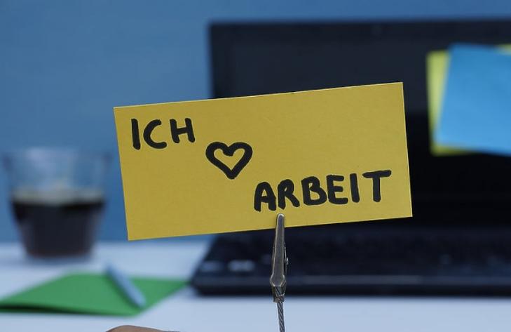 Elég egy diploma, és már nem félünk a kirúgástól?