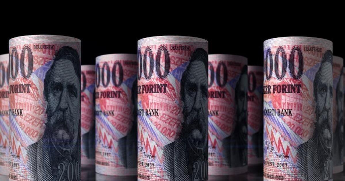 Nagyot ment a forint szerdán, áttörte a 400-as határt
