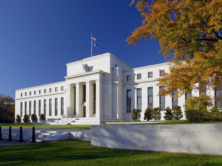 Pesszimistább lett a Fed az amerikai gazdaság kilátásait illetően.