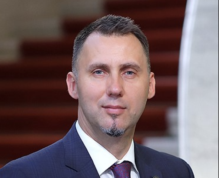 Virág Barnabás június 11-én, csütörtökön 15 óra 30 perckor lesz a Klasszis Klub Live vendége