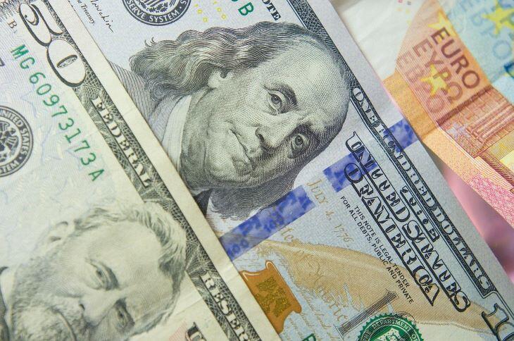 Több mint négy éve volt utoljára ennyire olcsó az euró