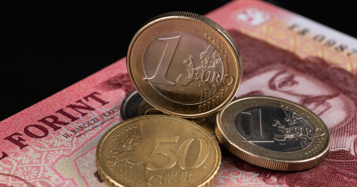 Kigyúrta magát a forint, két és fél éves csúcson az árfolyam