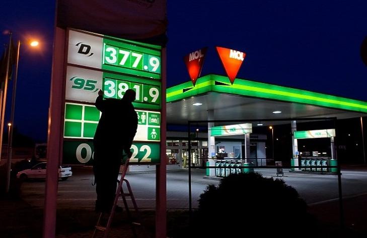 Most tankoljon! Nagyot csökkent a benzin ára, és a dízel is olcsóbb lett kicsit