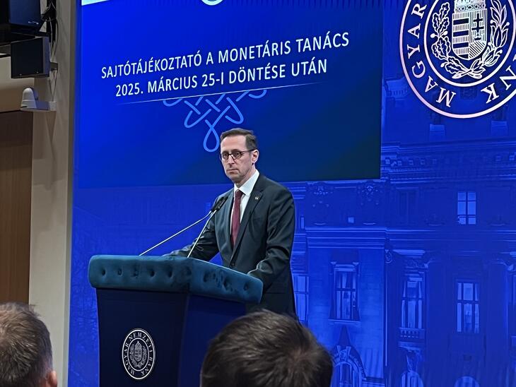 Elszálló infláció, gyengülő lendület – visszavágta gazdasági várakozásait a jegybank