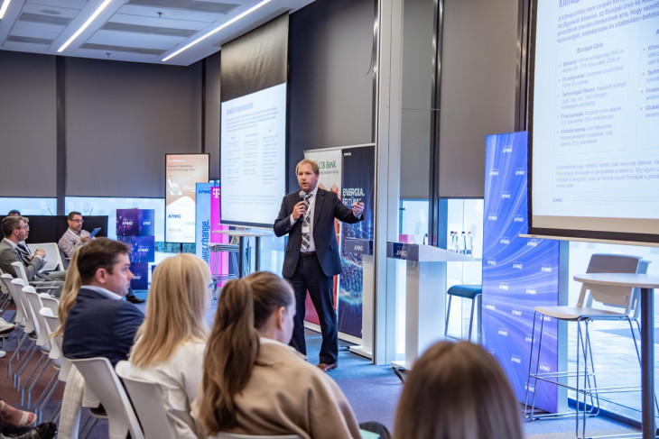 Wieder Gergő, a KPMG ESG igazgatójának előadása a Klasszis Média által szervezett ESG konferencián