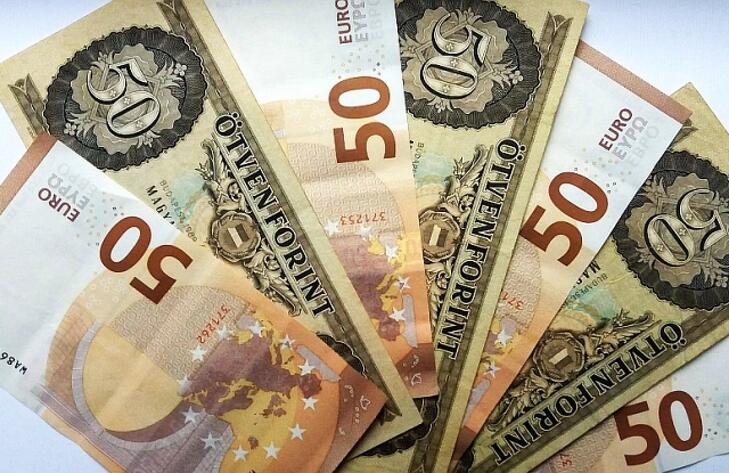 Inkább eurót akar? Van rá mód, hogy így érkezzen a magyar fizetés is