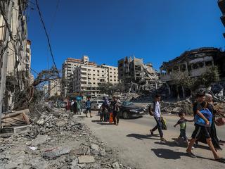 Éhen és szomjan halhat több százezer ember Gázában