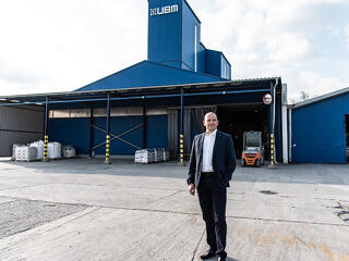 „Az egész magyar állattenyésztés megérezné, ha leállnánk” – klímaváltozásról, a kazah piacról és az ukrán szójáról is kérdeztük az UBM vezérét