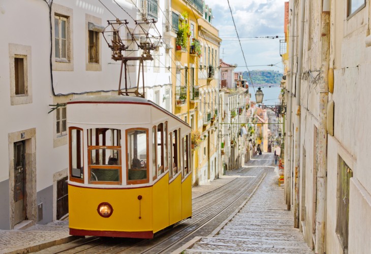 Nem csak Lisszabonban, az egész országban eltörlik átmenetileg 44 termék áfáját. Fotó: Depositphotos