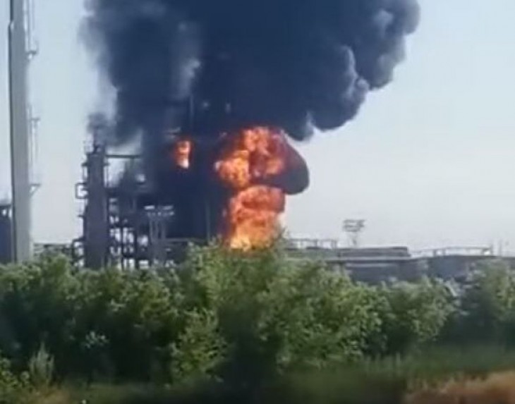 Nem most kezdték az ukránok: tüzek gyúltak a rosztovi olajfinomítóban, 2022. június 22. 
