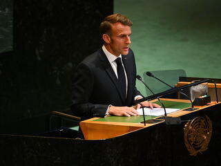 Lépnek a franciák: nincs több telefonozás az iskolákban