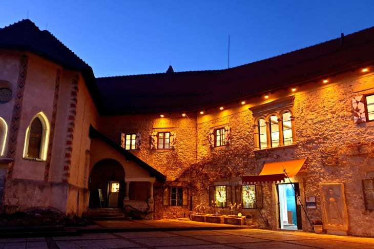 A bledi várudvar &ndash; ezeréves történelem