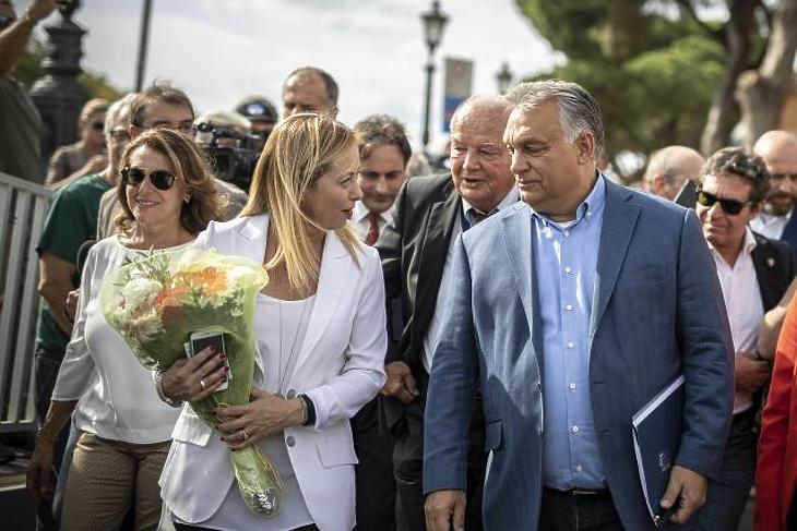 A nap képe: Orbán Olaszországban kampányol 