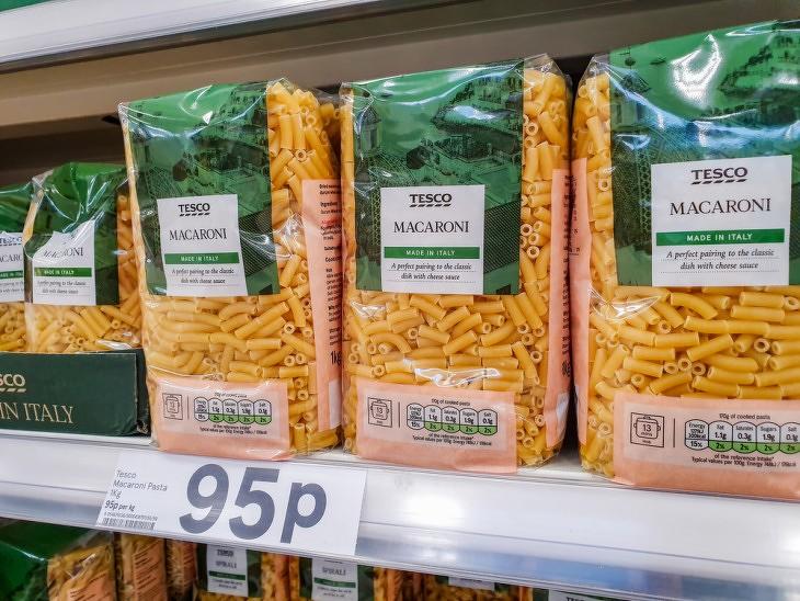 A Tesco érdekes módon próbál menekülni a magas infláció elől