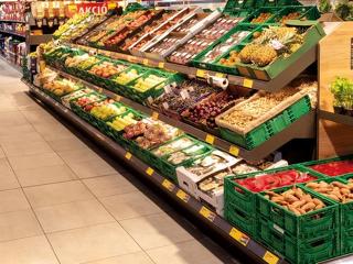 Zuhanás a magyar boltokban: majd az év második fele jobb lesz?