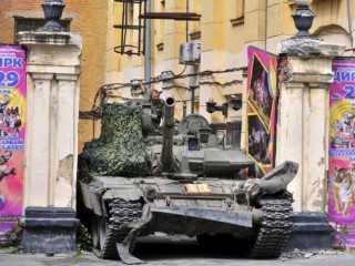 A Wagner Group katonai magáncég katonái a dél-oroszországi Rosztov belvárosában 2023. június 24-én. Fotó: EPA / Arkadi Budnickij 