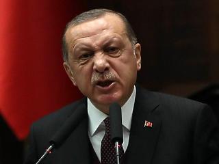 A török elnök külpolitikai vesszőfutása – pénzügyileg sem bírja a hadjáratokat