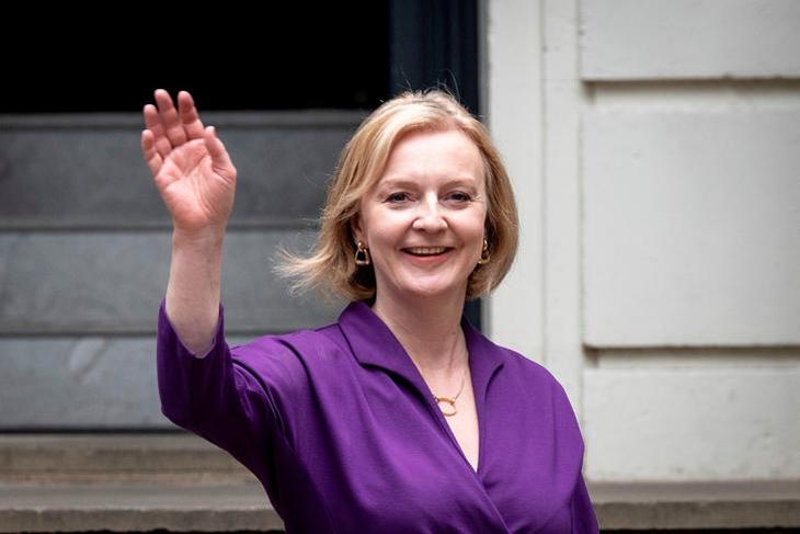 Liz Truss maradásánál csak az azonnali kirúgása lenne nagyobb tragédia