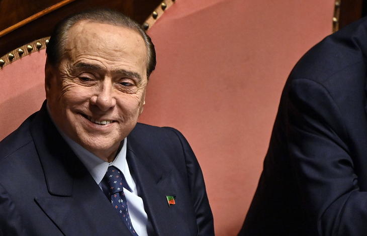 Felmentették Silvio Berlusconit
