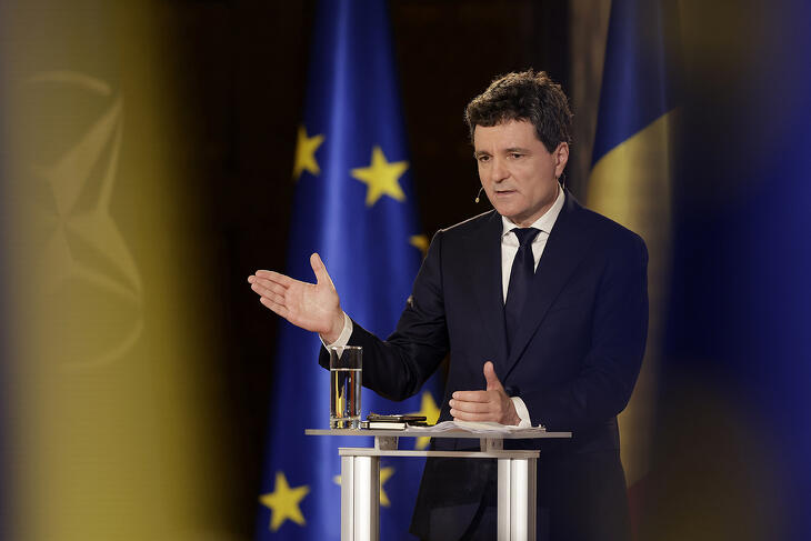 Lezárták a román urnákat, az exit pollok szerint meglepő eredmény született