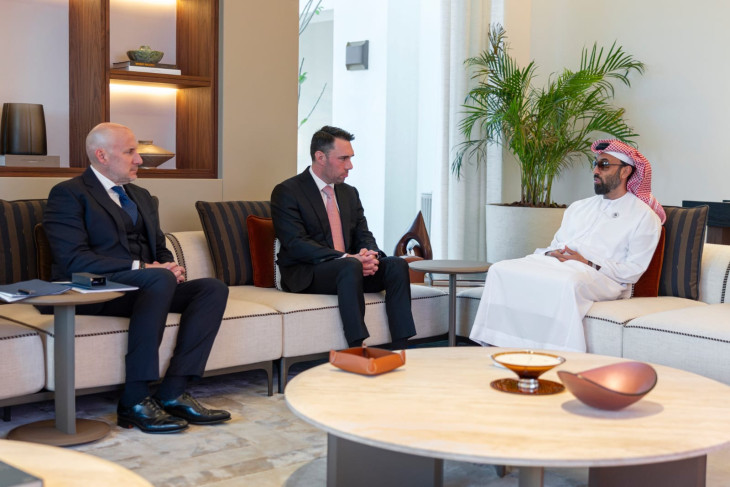  Jászai Gellért (a bal oldalon) is részt vett a Magyarország és az Egyesült Arab Emírségek közötti stratégiai egyeztetésen