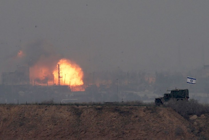 Izrseli légicsapás Gázában. Fotó: EPA/ATEF SAFADI