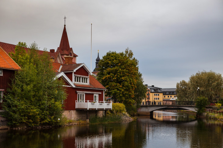 A Falun nevű városka Dalarna megyében, hagyományos faházzal   