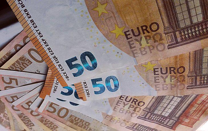 Európa bezár, már majdnem 370 forint az euró