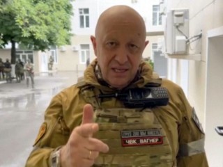 Videófelvételről készített kép Jevgenyij Prigozsinról, a Wagner-csoport nevű orosz zsoldoshadsereg alapítójáról Rosztov-na-Donuban 2023. június 24-én. Fotó: MTI/AP/Prigozsin sajtószolgálata
