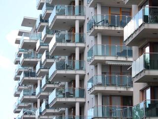 Panelek 70-80 millóért: a befektetők már inkább eladnak