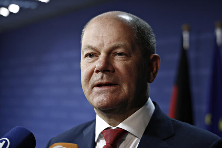 Olaf Scholz békekancellárként kezdi feltüntetni magát