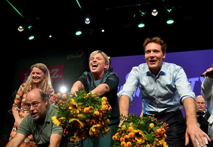 Földcsuszamlás Bajorországban: egyre közeledik Merkel bukása