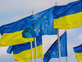 EU és ukrán zászlók. Fotó: Európai Parlament