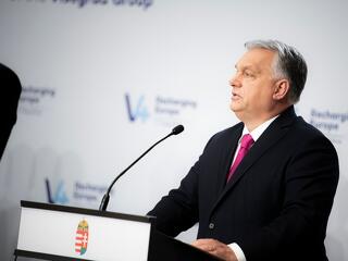 Orbán Viktor pókerjátszmát űz az országgal, és ezt már a szövetségesek is látják