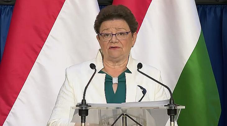Müller Cecília kitartásra buzdítja a magyarokat, mert sok van még előttünk