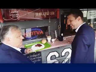 Orbán Viktor és Menczer Tamás kolbászozik Tinnyén, 2024- május 19. 