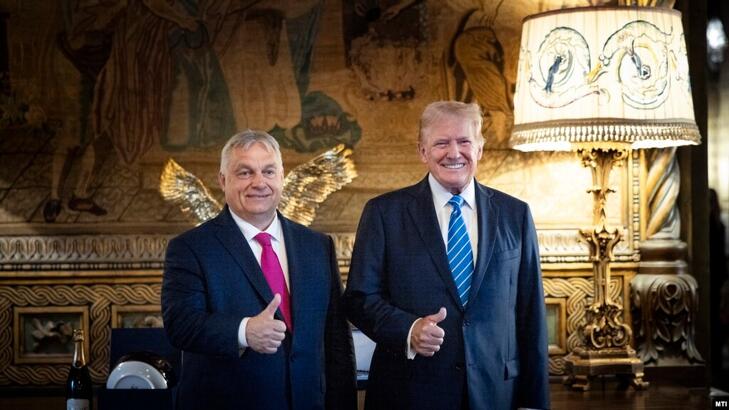  Orbán Viktor és Donald Trump idén júliusban, a volt amerikai elnök otthonában Mar-o-Lagóban